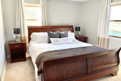 Image de Finger Lakes Farmhouse Home, Dog Friendly, Close to Hiking, Wineries and more
