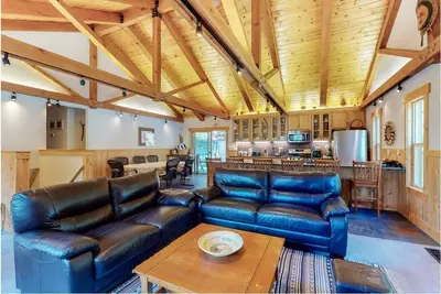 Image de Modern, open, spacious, family-friendly mountain home w/Wi-Fi & private Hot Tub