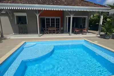 Image de Superb Luxury Villa with swimming pool facing its lush forest