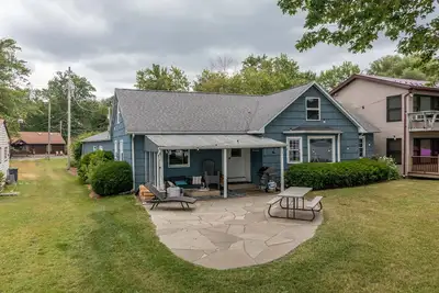 Image de *Remodeled* Lakefront Bemus Point