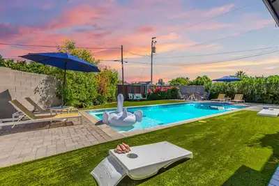 Image de Old Town LuxeScape-6 Bedrooms-Private Pool&Spa