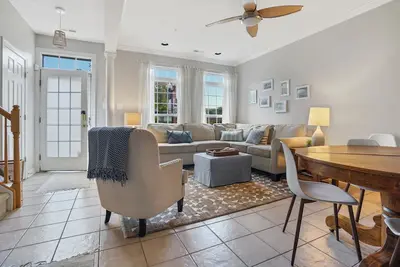 Image de 3 bdrm town house in Five Points Village sleeps 8\n