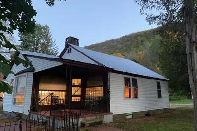 Image de Adirondack Bungalow Getaway