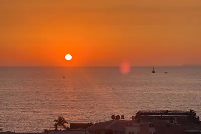 Image de Downtown Apartment with Terrace & Ocean View