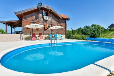 Maison acceptant les animaux à Jarek.