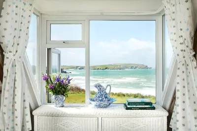 Image de Fantastic Family Beach House, superb sea views & a stone's throw from the beach!
