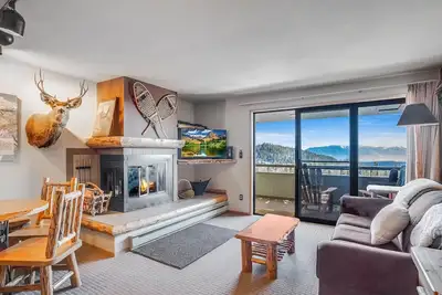 Spectacular views and ski access from this cozy Edelweiss one bedroom