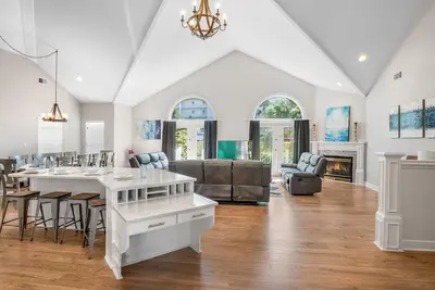 Image de Luxury Home, Gulf Views, Private Pool/Jacuzzi, Movie Theater, Golf Cart Rental