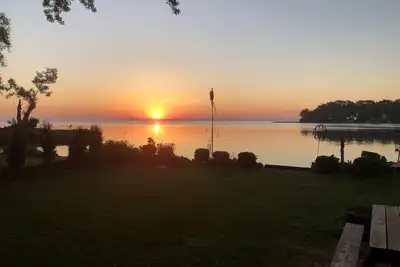 Image de Lake Winnebago Water Front! Fishing! Boating! Quiet Bay! Eaa!