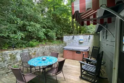 Image de quaint cottage w/hotub & firepit-2 min -downtown Blowing Rock-pet friendly