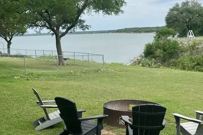 Image de Water front Lake Whitney cottage with great views and Water access!