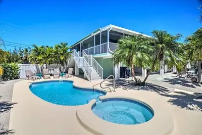 🌴Beach, Pool, Dock, Boating, and Golfing Paradise! ! 🌴Pets Welcomed!