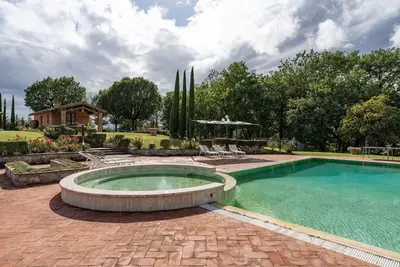 Image de Villa à Castroncello avec 6 chambres à coucher, 12 couchages