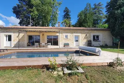 Image de Maison de charme Piscine 4 chambres au centre du bourg