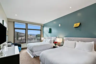 Image de Pop Art Villa Riverfront | Double Queen Room