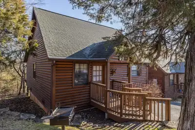 Image de \"The Constitution\" Luxury Cabin at Branson Woods Resort