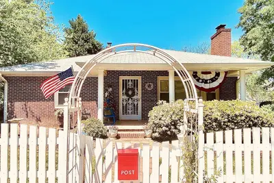 Image de Downtown Greer Cottage ⭐️ Walk to downtown!