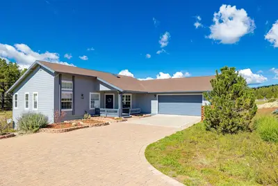 Image de Mountainaire Meadows Retreat with Ac bordering forest!