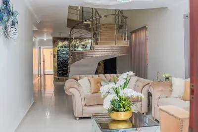 Image de Private spacious pool house