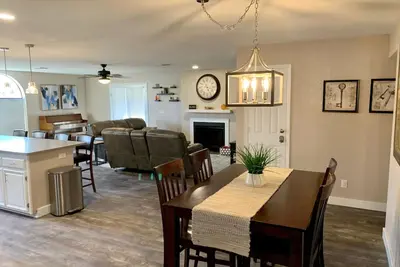 Image de Havasu Retreat with Pool and  Game Room-pet friendly.