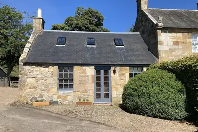 Stylish countryside cottage outside Edinburgh
