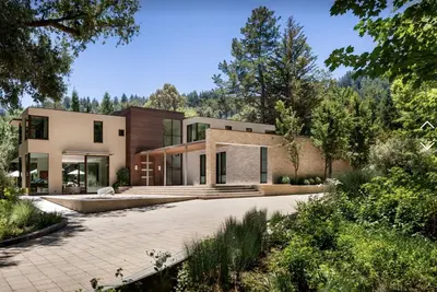 Image de Stunning Ross Estate w/ Heated Pool for Summer Rental - 1 month minimum