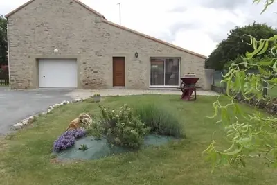 Image de Charmante grange rénovée avec grand terrain, Wi-Fi, barbecue, proche ferme et nature