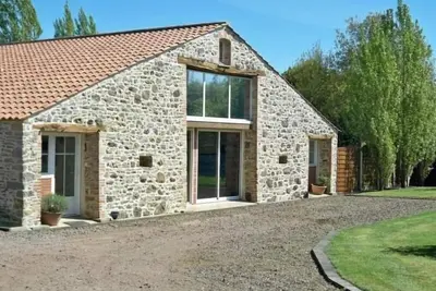 Grange rénovée avec piscine privative - 4 ch, jardin clos, à 7 km d'Indian Forest