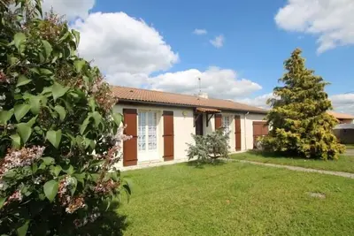 Image de Maison rénovée avec jardin clos, 3 chambres, wifi, vélos, proche Réserve du Marais Poitevin