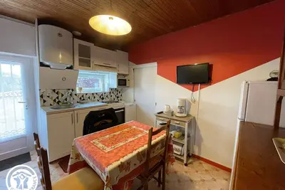 Image de Gîte rustique avec salle de jeux et animaux en campagne