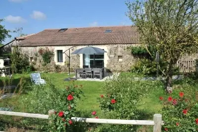 Image de Gîte rénové avec spa, piscine chauffée, WiFi et accès handicapés au cœur du Marais Breton