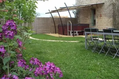 Maison rénovée avec jardin, Spa, vélos près des commerces - Animaux acceptés
