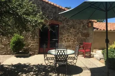Image de Gîte charmant à la campagne avec terrasse, proche du Puy du Fou et de la rivière Sèvre