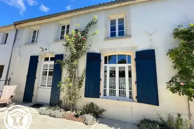 Maison au cœur du Marais Poitevin avec barques, canoës, pédalo et vélos включены