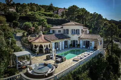Image de Villa in fabulous Theoule Sur Mer with Stunning Sea views and The Bay ofCannes \n