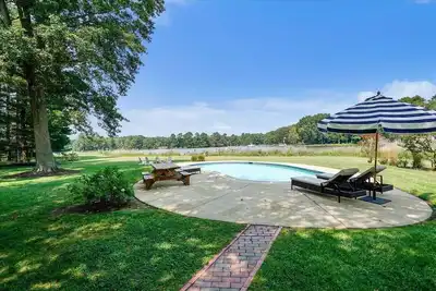 Image de Minutes from Downtown Easton and St. Michaels | Pool | Private Dock
