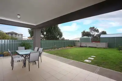 Image de Downstairs 13 Elliot Ave - Pets Negotiable