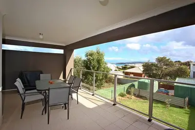 Image de 13 Elliot Ave - Pets Negotiable