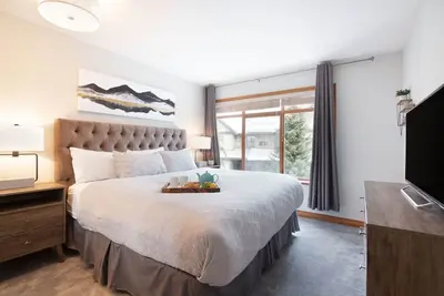 Image de Premium 2br Townhome- HotTub, Pool, Free parking, Ac