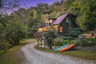 Image de Center Hill Lake Cabin w/ Deck & Fire Pit
