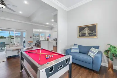 Image de Villa Grace - Quiet home w/fenced yard & pool table - Perfect for families w/pets! - Swfl Rentals