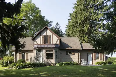 Image de Quiet Retreat - Secluded Farmhouse Getaway - Games Shed, Art Shed