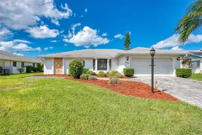 Image de 2 Br 2 Ba House Six Min to Manasota beach, close to town for the winter season