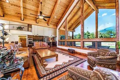 Image de \"El Rancho\" The Grand House with Snowbowl Vistas w/Ac