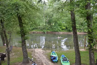 Image de Riverfront cabin on the Toccoa River w/hot tub  No Hidden Fees