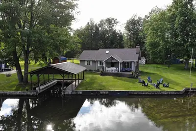 Image de River Front Home with Access to Chain of Lakes