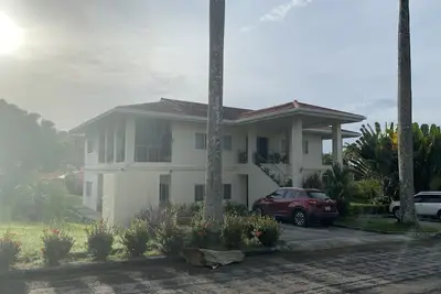 Image de A condo, Nearby beaches and parks