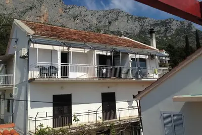 Image de Garçonnière avec la terrasse Brist, Makarska (As-15443-a)