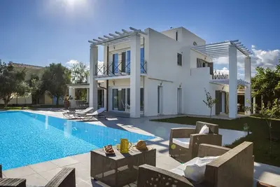 Image de Villa Hermes - Trois Chambres Villa, Couchages 6