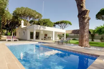 Image de Beautiful Villa La Barrosa With Pool, Only 3km. From Beach & Golf Courses
